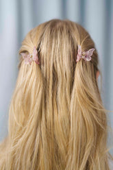 Schmetterling Mini Haarklammern im 2er-Set – zarte Haaraccessoires zum Zurückstecken von Strähnen, ideal für verspielte Frisuren.