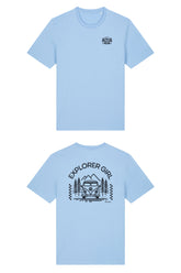 T-Shirt aus 100 % Bio-Baumwolle mit normaler Passform, erhältlich in verschiedenen Farben wie Blue Soul, Cotton Pink, Lavender, Aloe, Weiss und Schwarz. Individuell bedruckbar mit Wunschmotiv. Weiches, angenehm leichtes Material für hohen Tragekomfort. Ideal für einen zeitgemässen, entspannten Look. Mit Aufdruck auf dem Rücken "EXPLORER GIRL", einem VW-Bus, Tannen und Bergen und einem kleinen Aufdruck auf der linken Brust – modernes Design für Outdoor-Liebhaberinnen.