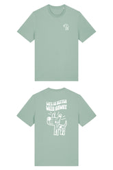 T-Shirt aus 100 % Bio-Baumwolle mit normaler Passform, erhältlich in verschiedenen Farben wie Blue Soul, Cotton Pink, Lavender, Aloe, Weiss und Schwarz. Individuell bedruckbar mit Wunschmotiv. Weiches, angenehm leichtes Material für hohen Tragekomfort. Ideal für einen zeitgemässen, entspannten Look. Vorderseite: Kleiner Hund im Comic-Stil auf der linken Brust. Rückseite: Handgezeichnetes Hundemotiv und Schriftzug „LIFE IS BETTER WITH ANWAY“