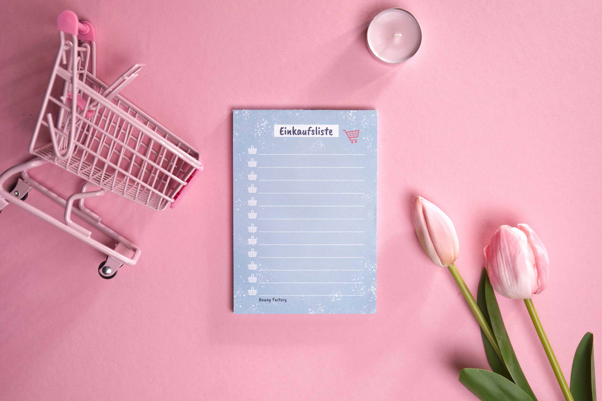 Einkaufsliste SHOPPING CART im handlichen A6-Hochformat mit 50 Blättern. Liebevoll gestalteter Notizblock für strukturierte Einkaufsplanung – perfekt zum Notieren von Besorgungen und To-dos im Alltag.