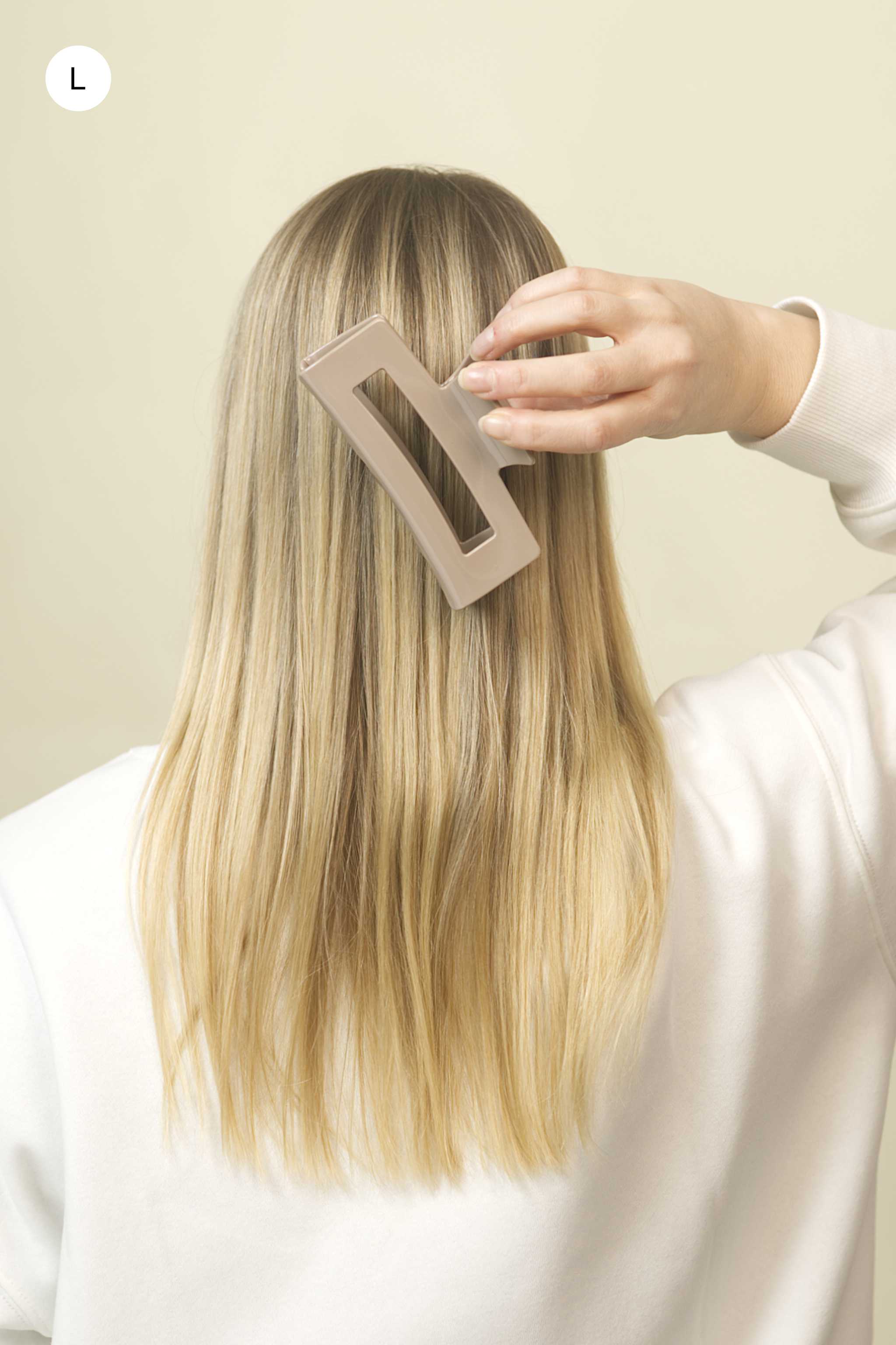 Stilvolle Haarklammer baileysfarben in einen mittelbraunen bis taupefarbenen Ton aus robustem und leichtem Material – modisches Haaraccessoire mit sicherem Halt und angenehmem Tragegefühl, ideal für den Alltag und besondere Anlässe.