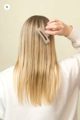 Stilvolle Haarklammer baileysfarben in einen mittelbraunen bis taupefarbenen Ton aus robustem und leichtem Material – modisches Haaraccessoire mit sicherem Halt und angenehmem Tragegefühl, ideal für den Alltag und besondere Anlässe.