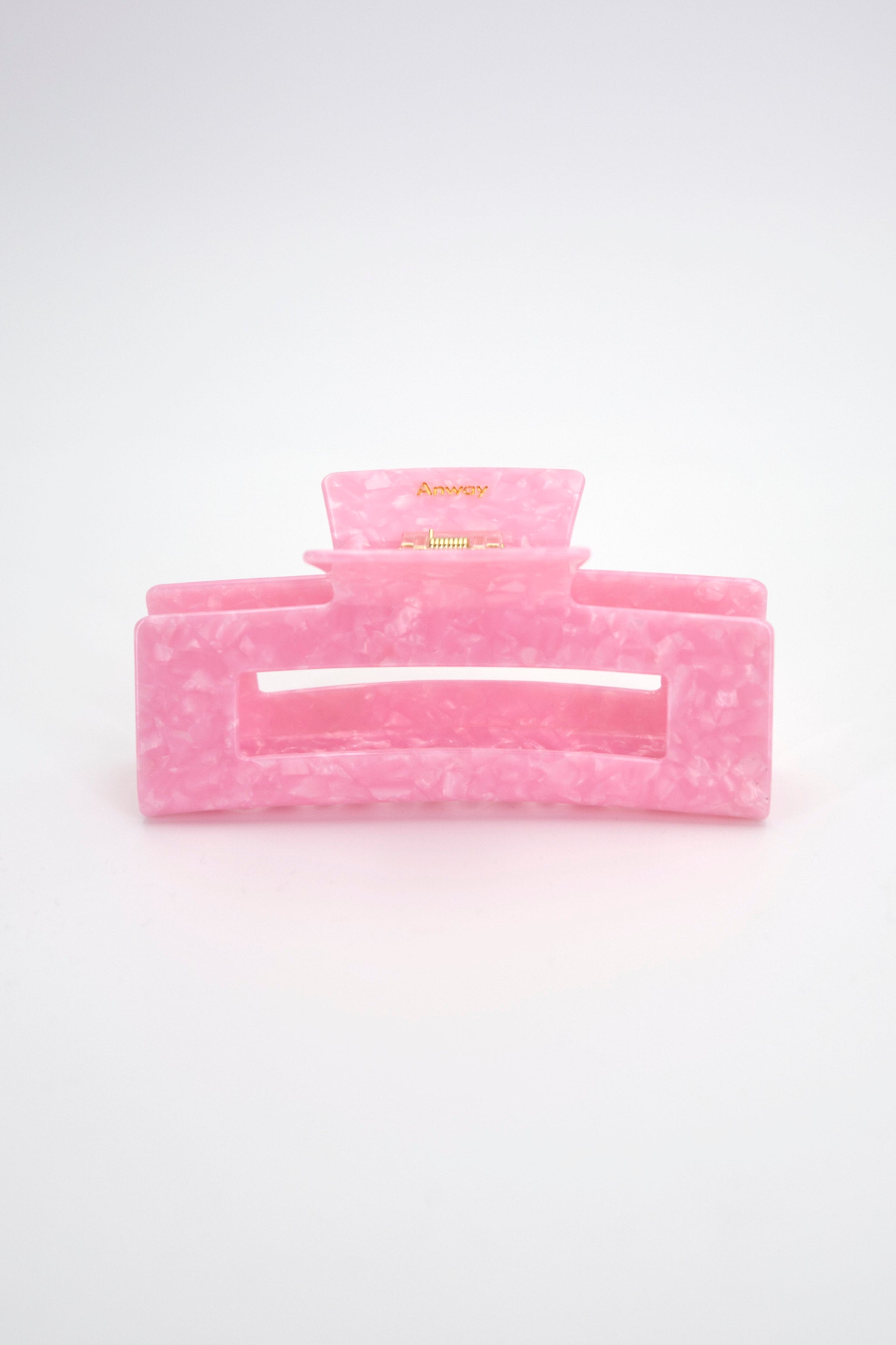 Stilvolle Haarklammer in modernem Soft Pink mit marmorierter Struktur aus robustem und leichtem Material – modisches Haaraccessoire mit sicherem Halt und angenehmem Tragegefühl, ideal für den Alltag und besondere Anlässe.