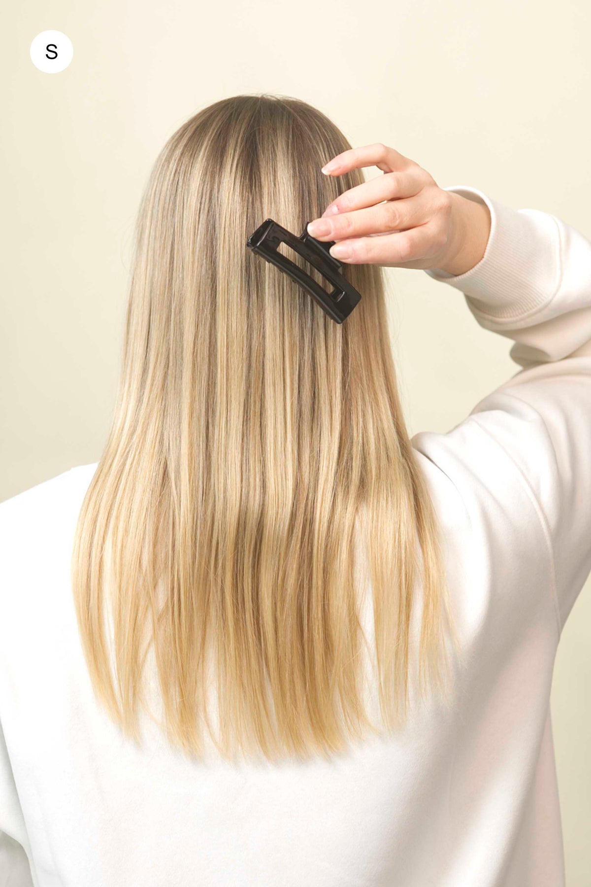 Stilvolle Haarklammer in schwarz aus robustem und leichtem Material, Grösse S.