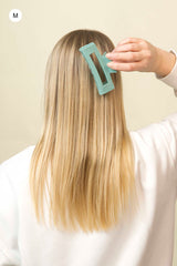 Stilvolle Haarklammer in pastellgrün aus robustem und leichtem Material – modisches Haaraccessoire mit sicherem Halt und angenehmem Tragegefühl, ideal für den Alltag und besondere Anlässe.