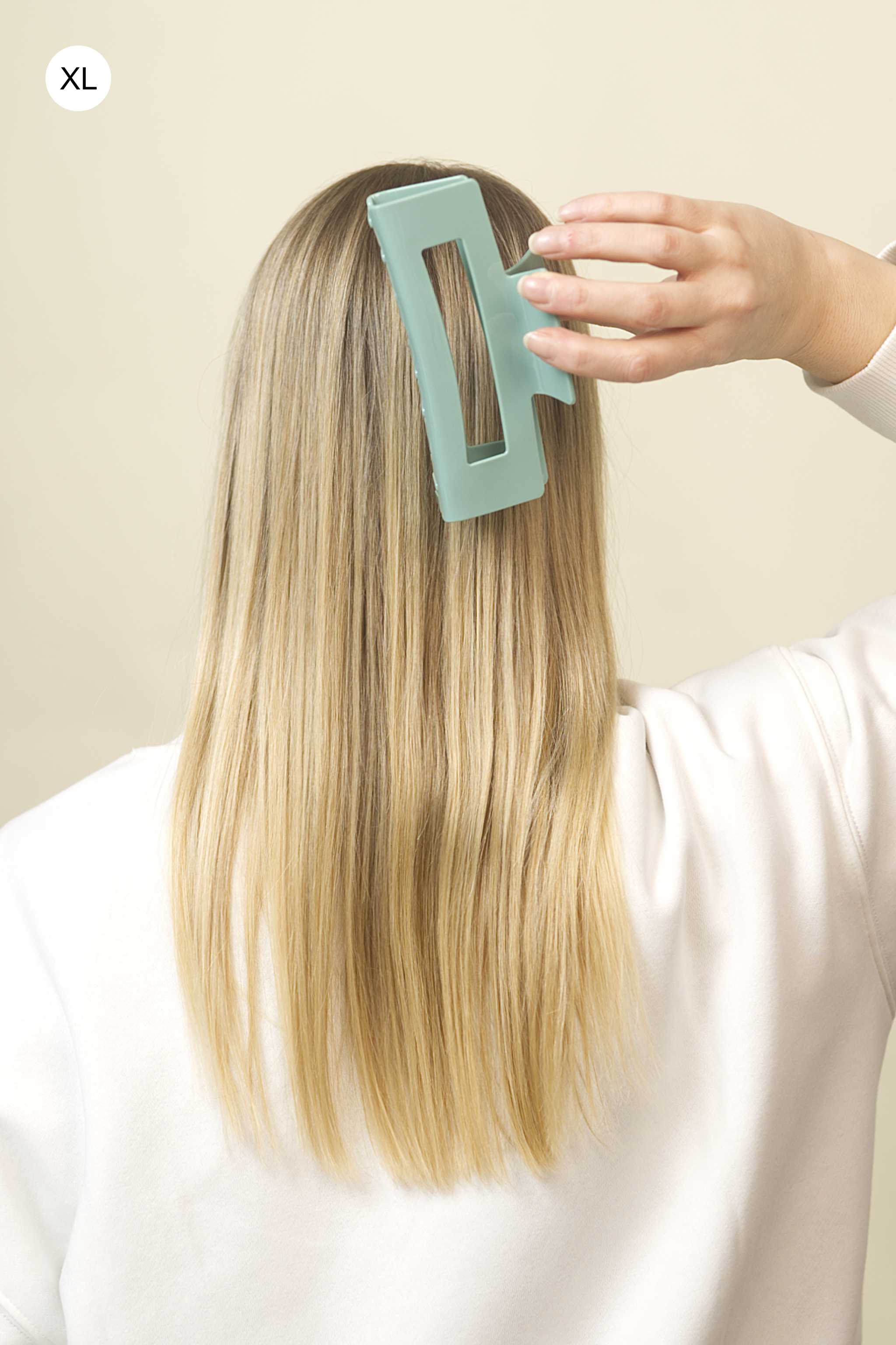 Stilvolle Haarklammer in pastellgrün aus robustem und leichtem Material – modisches Haaraccessoire mit sicherem Halt und angenehmem Tragegefühl, ideal für den Alltag und besondere Anlässe.