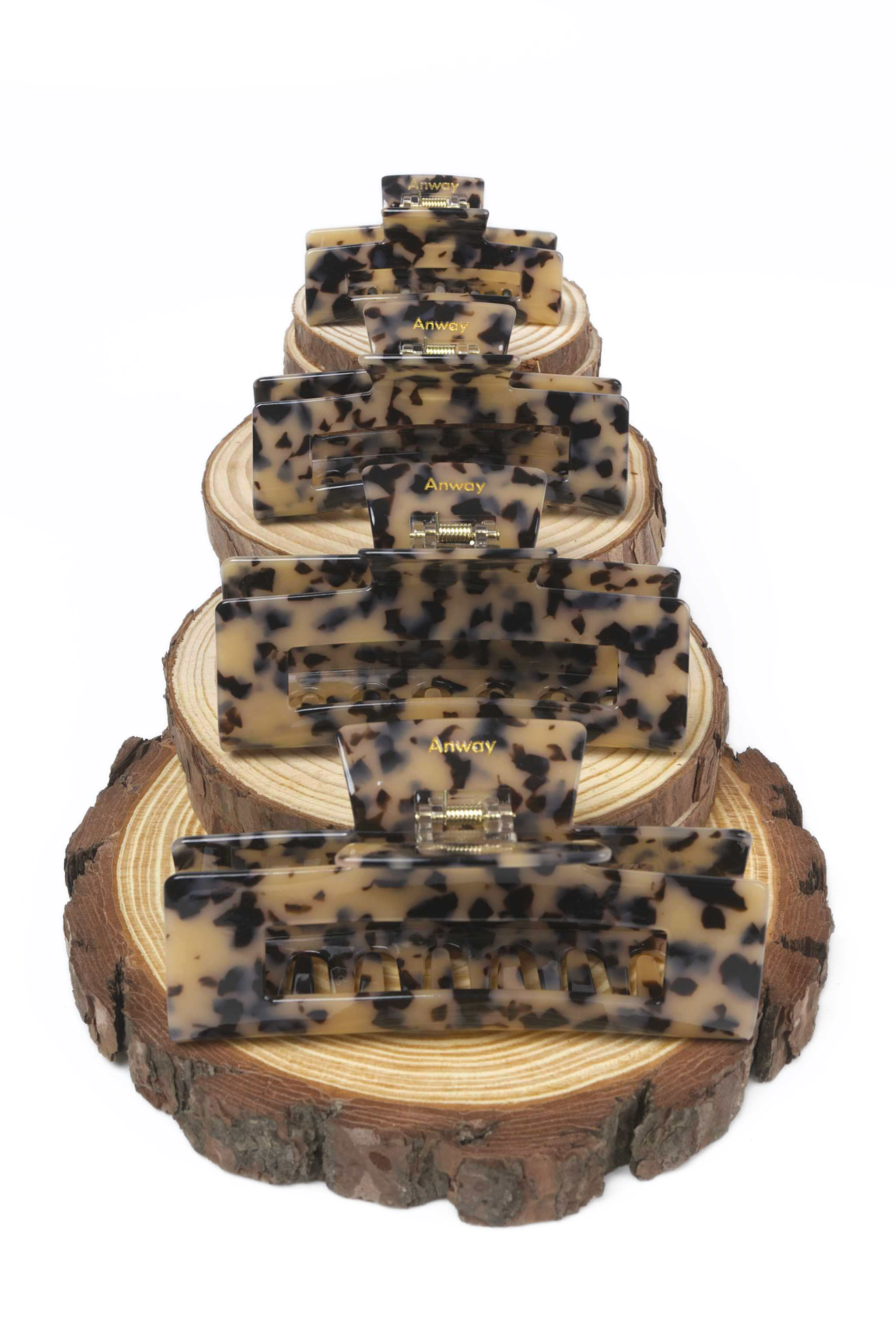 Stilvolle Haarklammer im klassischen Tortoise-Muster mit marmorierter Optik in Braun und Schwarz aus robustem und leichtem Material – modisches Haaraccessoire mit sicherem Halt und angenehmem Tragegefühl, ideal für den Alltag und besondere Anlässe.