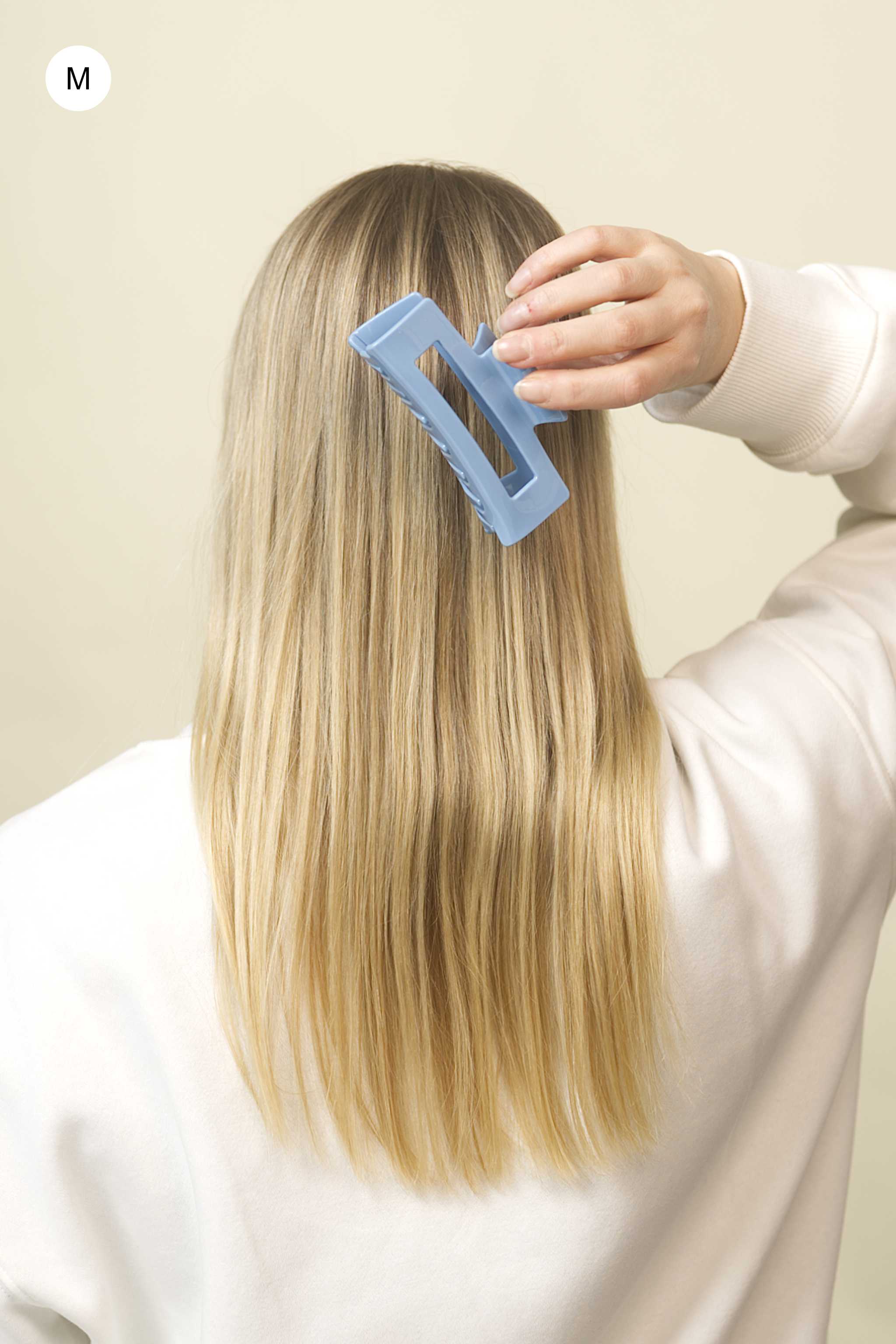 Stilvolle Haarklammer in hellblau aus robustem und leichtem Material – modisches Haaraccessoire mit sicherem Halt und angenehmem Tragegefühl, ideal für den Alltag und besondere Anlässe.