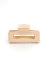 Stilvolle Haarklammer vanillefarben in hellem Beige aus robustem und leichtem Material – modisches Haaraccessoire mit sicherem Halt und angenehmem Tragegefühl, ideal für den Alltag und besondere Anlässe.