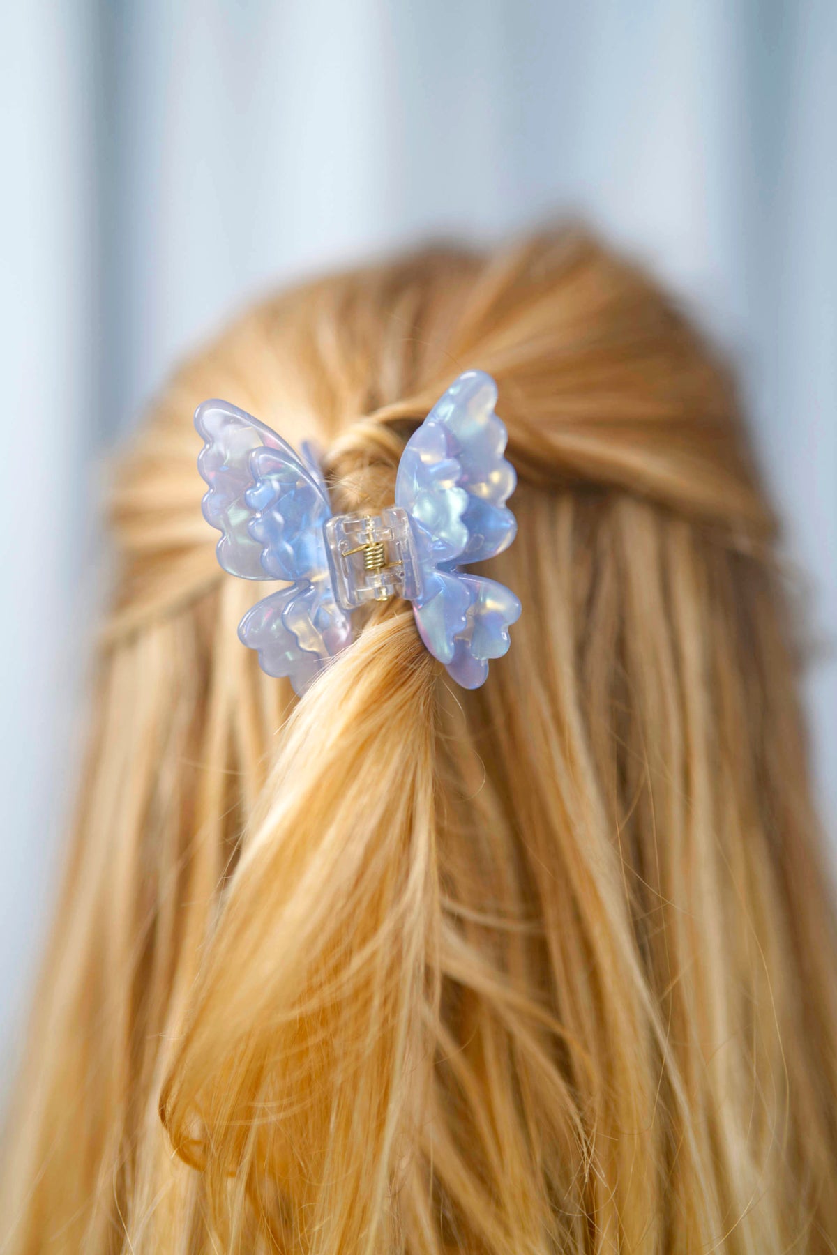 Blaue Schmetterling-Haarklammer für halboffene oder hochgesteckte Frisuren