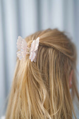 Schmetterling-Haarklammer für halboffene oder hochgesteckte Frisuren – trendiges Design für stilvolle Alltags- und Party-Looks.