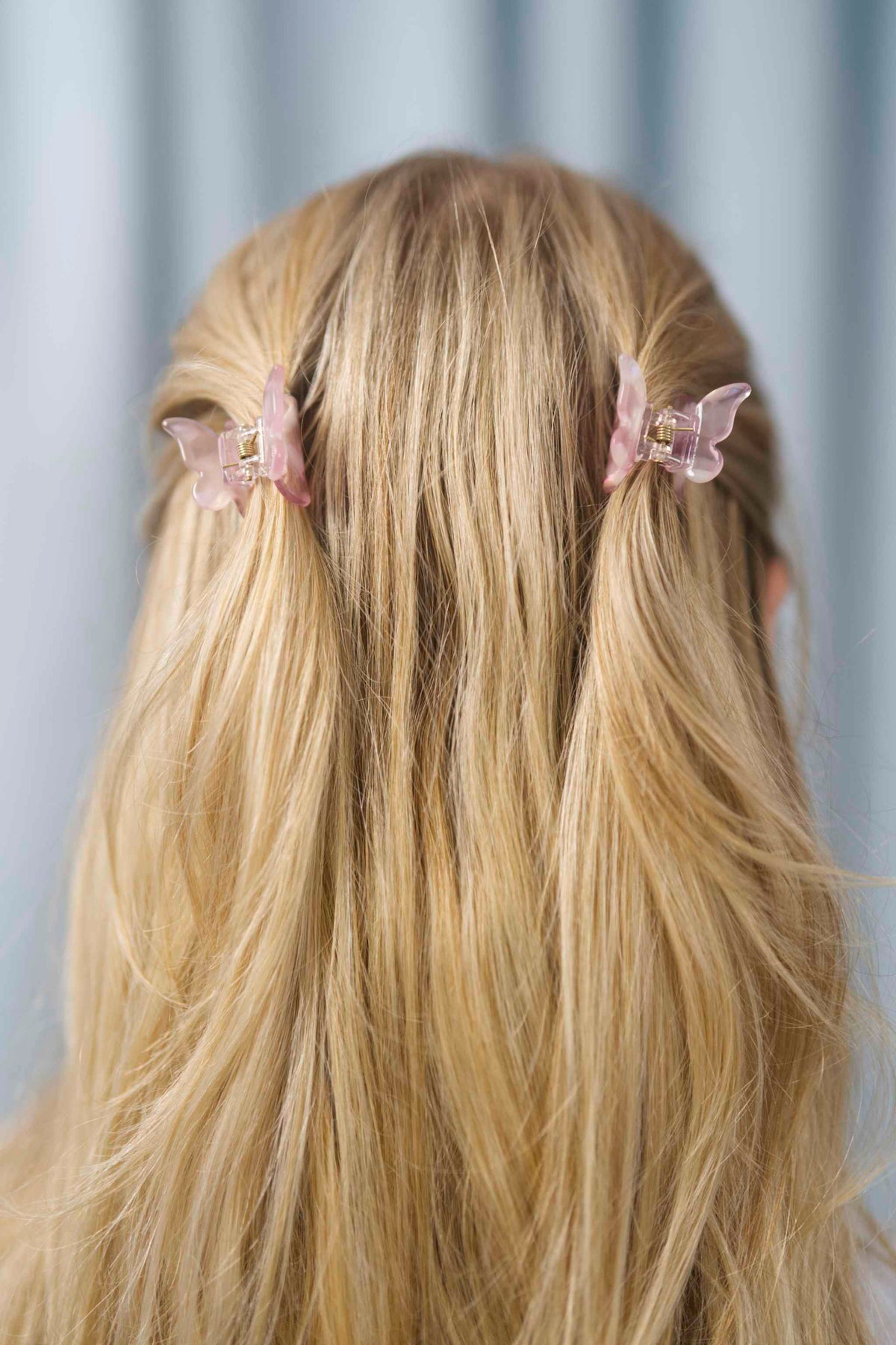 Schmetterling Mini Haarklammern im 2er-Set – zarte Haaraccessoires zum Zurückstecken von Strähnen, ideal für verspielte Frisuren.