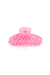Moon Haarklammer in glänzendem Zuckerwatte-Rosa mit zartem Glanz mit stilvollem Design – elegantes und zeitloses Haaraccessoire für jeden Anlass, ideal für einen klassischen und unverwechselbaren Look.