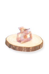 Kompakte Square Haarklammer in marmoriertem Rosa, Beige, Flieder, perlendem Weiss mit elegantem Design – stilvolles, langlebiges und praktisches Haaraccessoire für unterwegs, das idealen Halt und maximalen Komfort bietet.
