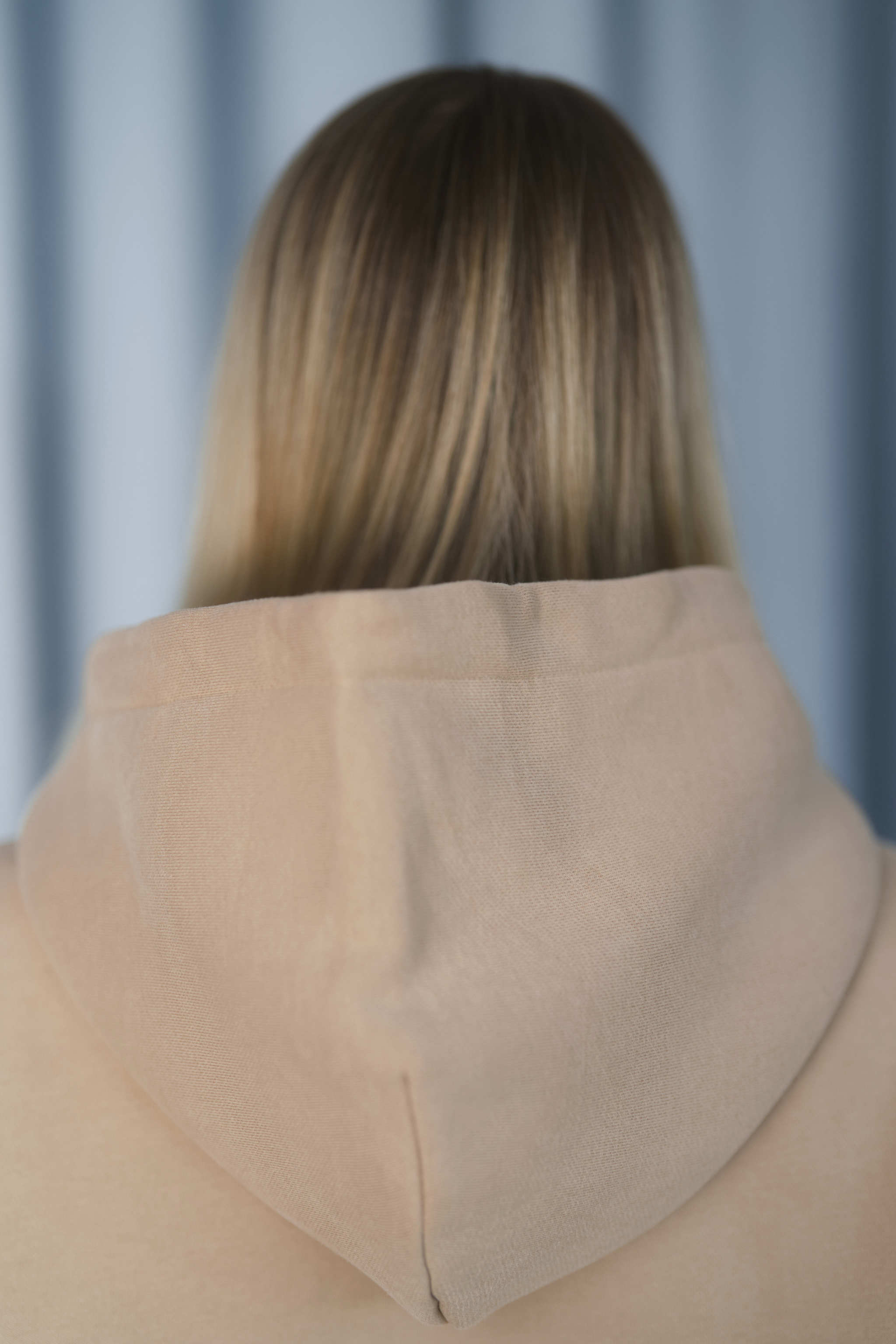 DARK BEIGE Unisex Hoodie mit moderner, oversized Passform – kuschlig weich und aus hochwertigem Material.