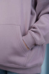 DUSTY LAVENDER Unisex Hoodie mit moderner, oversized Passform – kuschlig weich und aus hochwertigem Material.
