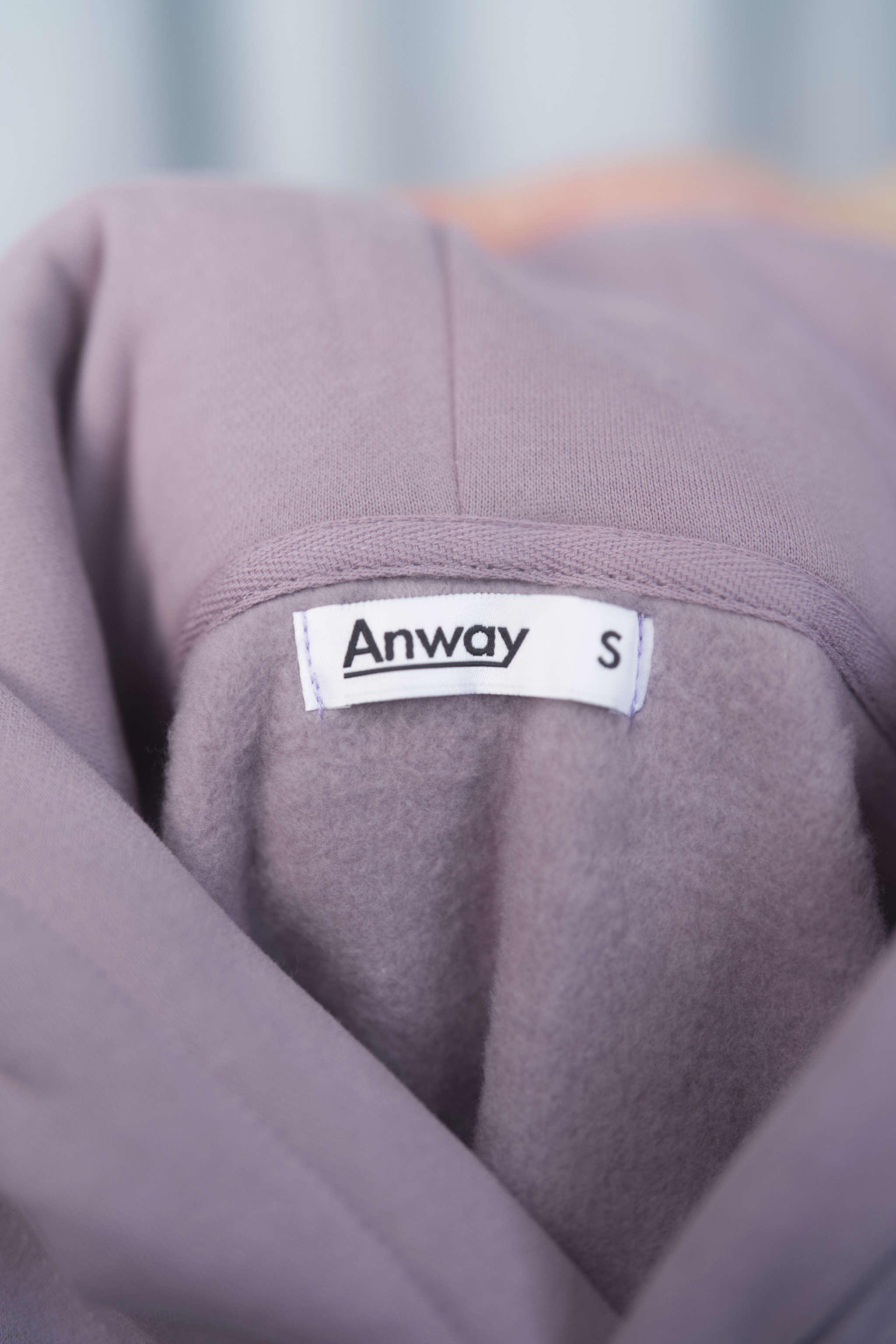 DUSTY LAVENDER Unisex Hoodie mit moderner, oversized Passform – kuschlig weich und aus hochwertigem Material.