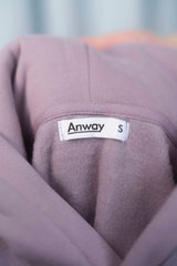 DUSTY LAVENDER Unisex Hoodie mit moderner, oversized Passform – kuschlig weich und aus hochwertigem Material.