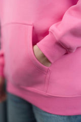 FRENCH FUCHSIA Unisex Hoodie mit moderner, oversized Passform – kuschlig weich und aus hochwertigem Material.