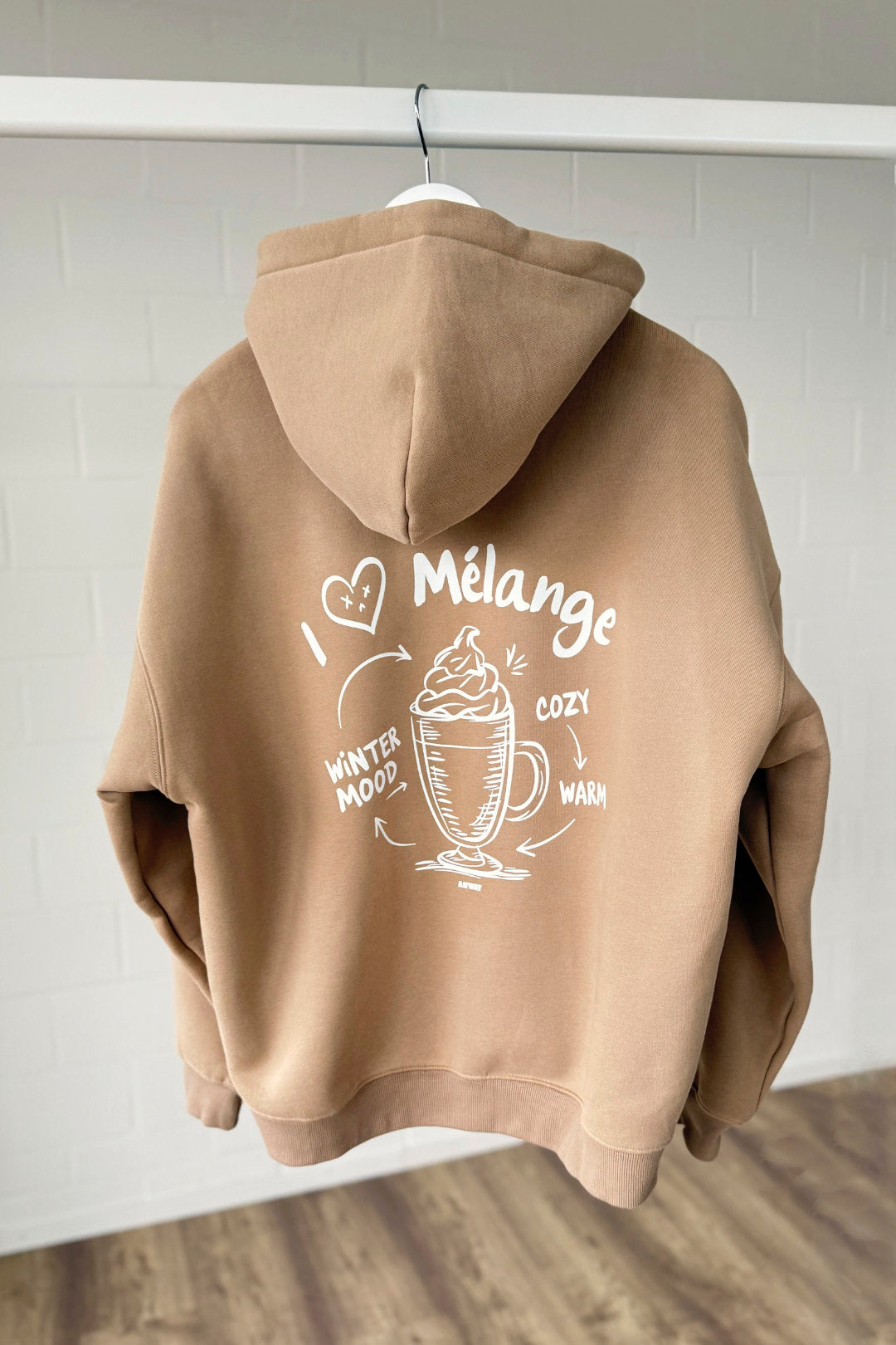 Unisex Hoodie, Farbe Dark Beige, moderne, oversized Passform, kuschlig weich, Baumwolle, Backprint
