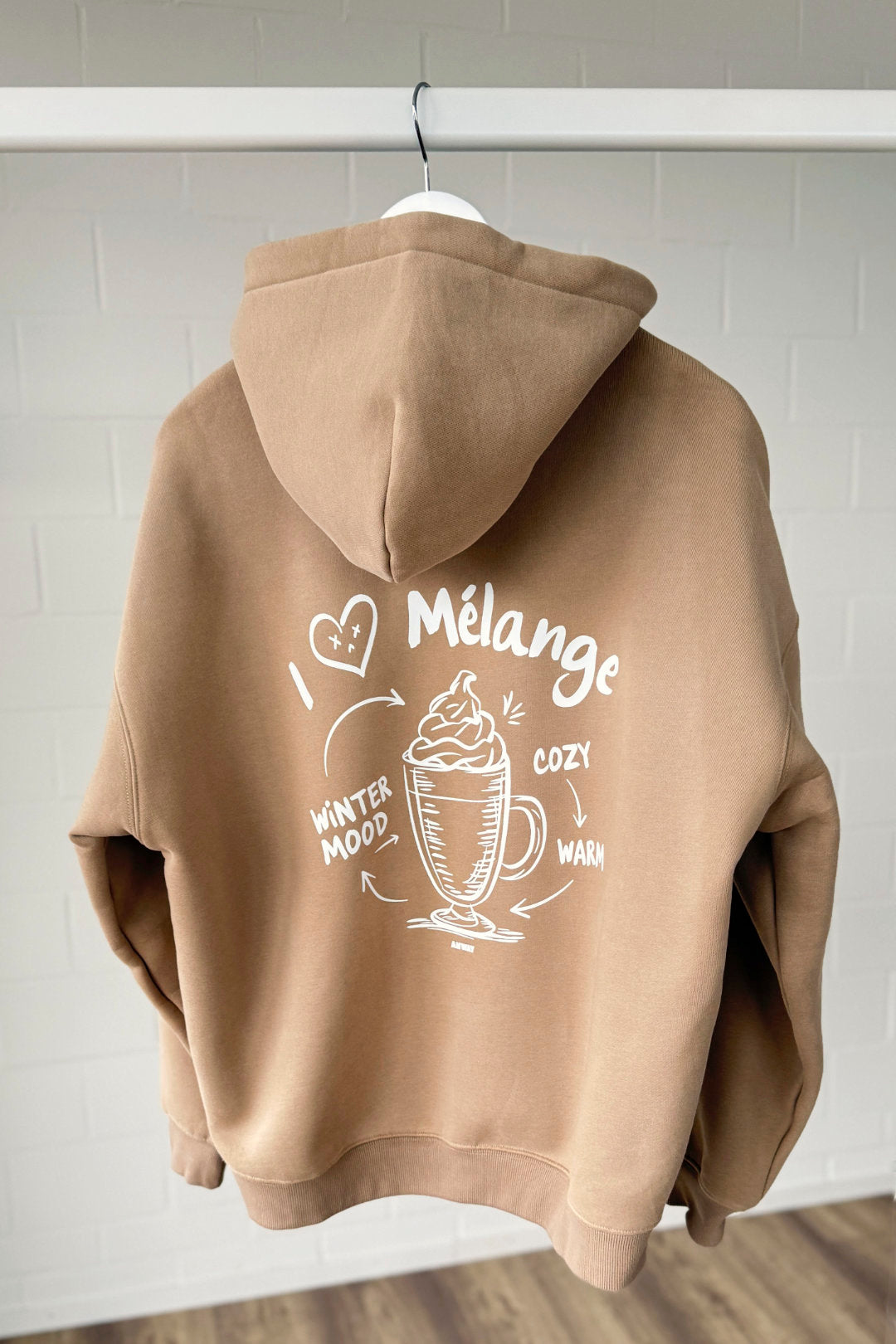 Unisex Hoodie, Farbe Dark Beige, moderne, oversized Passform, kuschlig weich, Baumwolle, Backprint