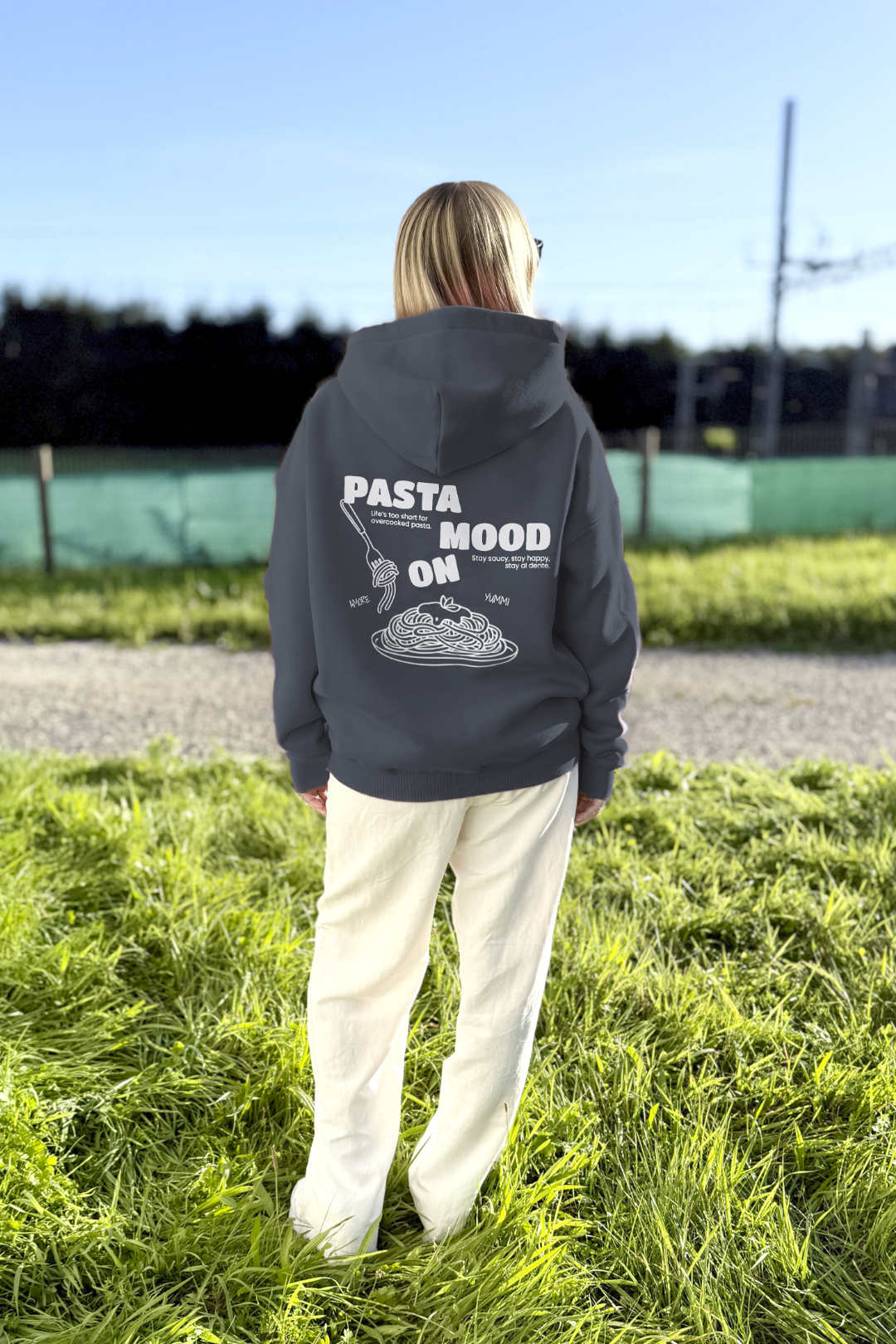 Unisex Hoodie, Farbe Dunkelblau, Slate Blue, moderne, oversized Passform, kuschlig weich, Baumwolle, Backprint