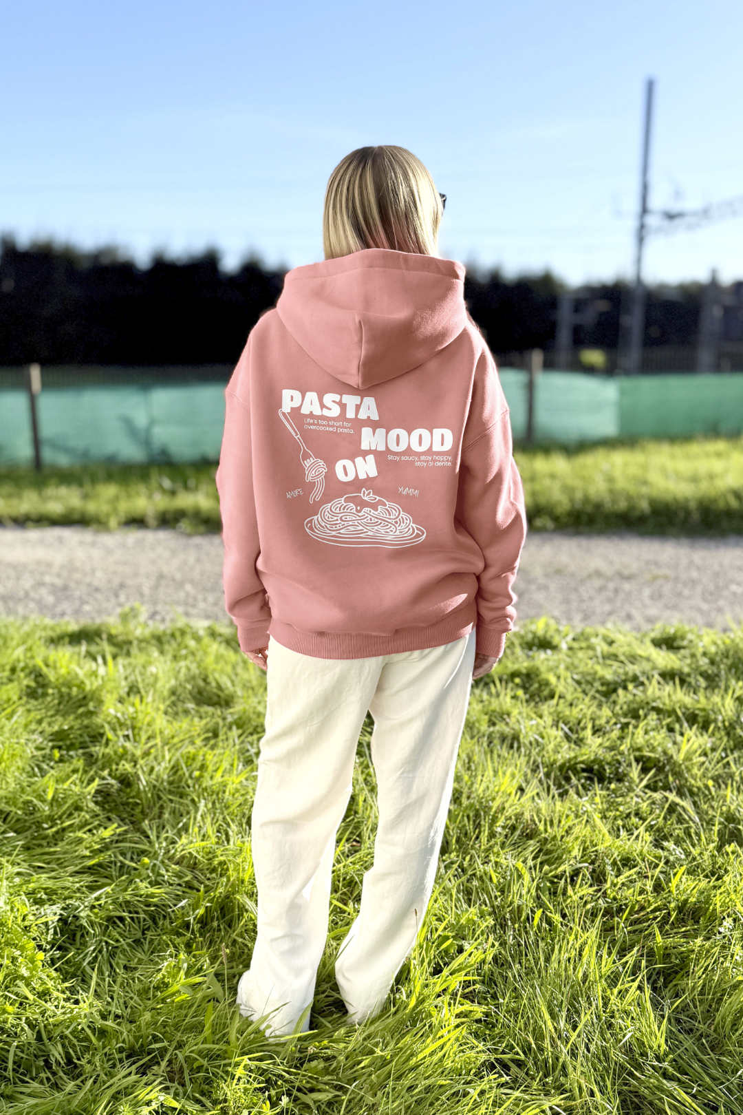 Unisex Hoodie, Farbe Soft Coral, moderne, oversized Passform, kuschlig weich, Baumwolle, Backprint