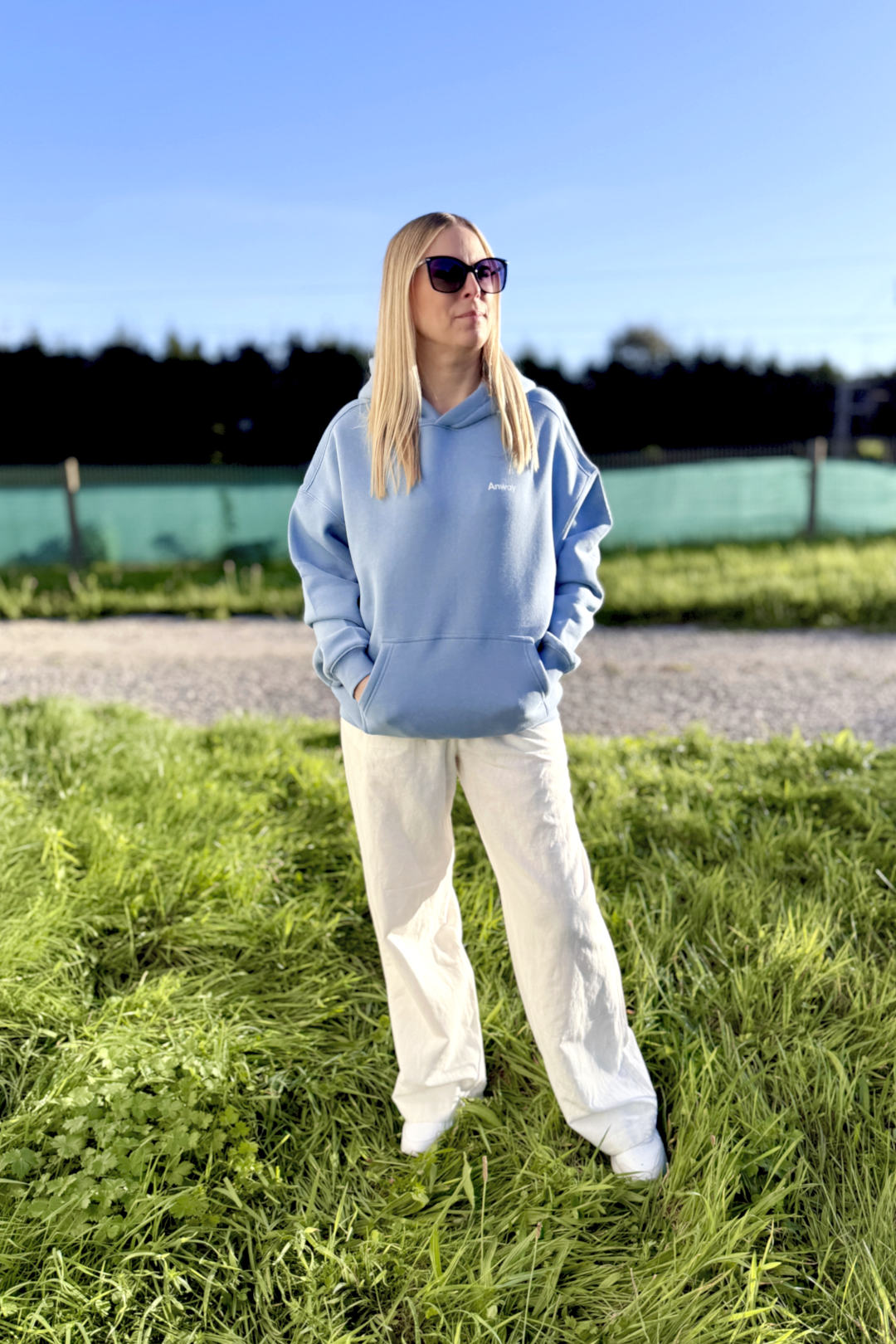Unisex Hoodie, Farbe Light Blue, moderne, oversized Passform, kuschlig weich, Baumwolle, Backprint