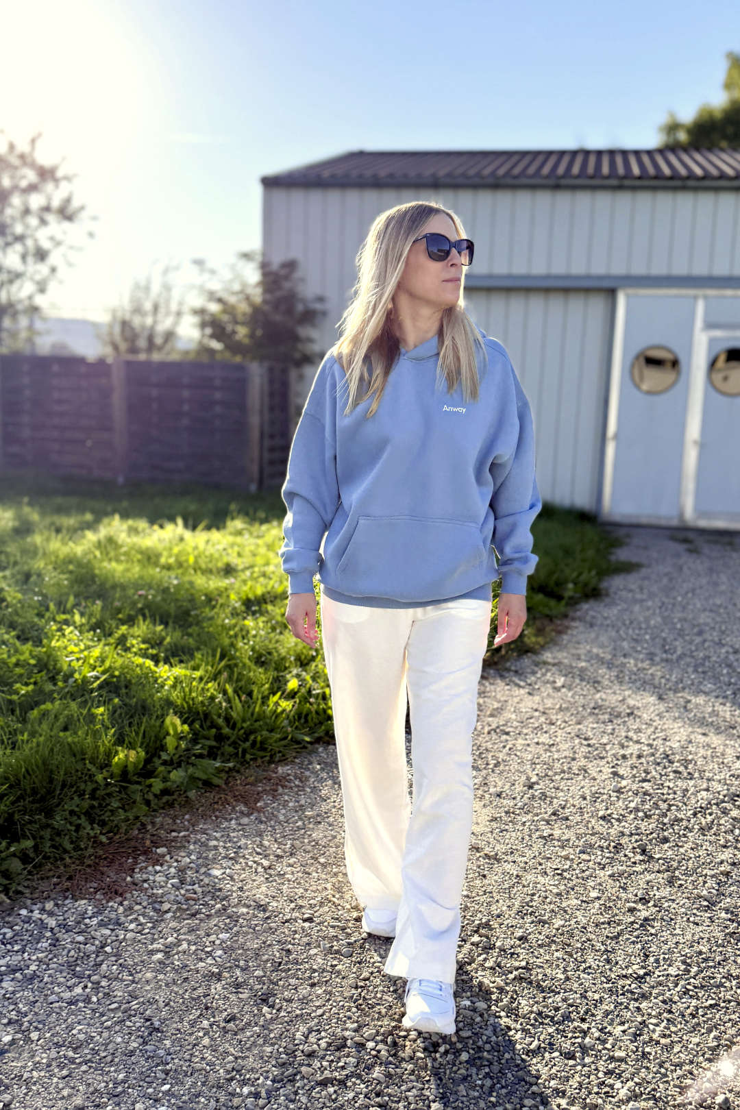 Unisex Hoodie, Farbe Light Blue, moderne, oversized Passform, kuschlig weich, Baumwolle, Backprint