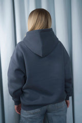 SLATE BLUE Unisex Hoodie mit moderner, oversized Passform – kuschlig weich und aus hochwertigem Material.