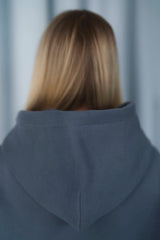SLATE BLUE Unisex Hoodie mit moderner, oversized Passform – kuschlig weich und aus hochwertigem Material.