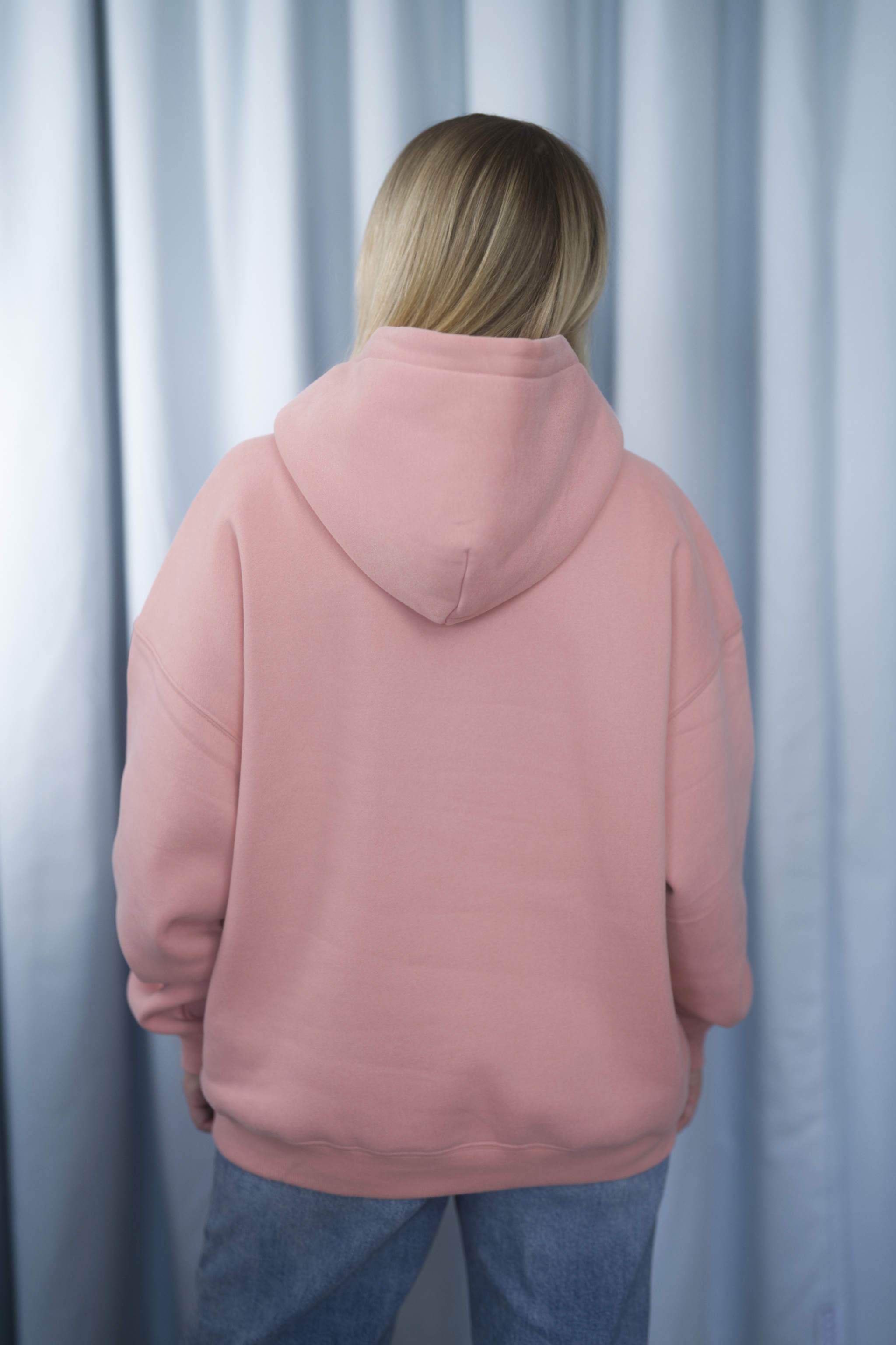 SOFT CORAL Unisex Hoodie mit moderner, oversized Passform – kuschlig weich und aus hochwertigem Material.