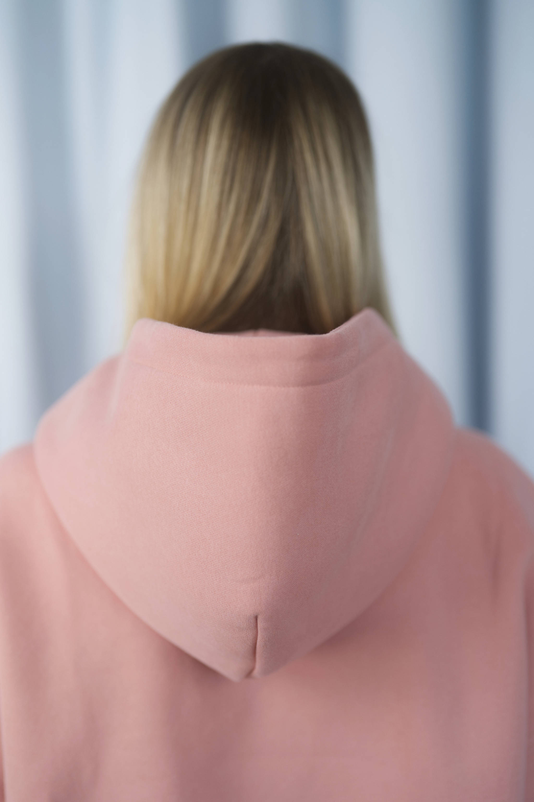 SOFT CORAL Unisex Hoodie mit moderner, oversized Passform – kuschlig weich und aus hochwertigem Material.