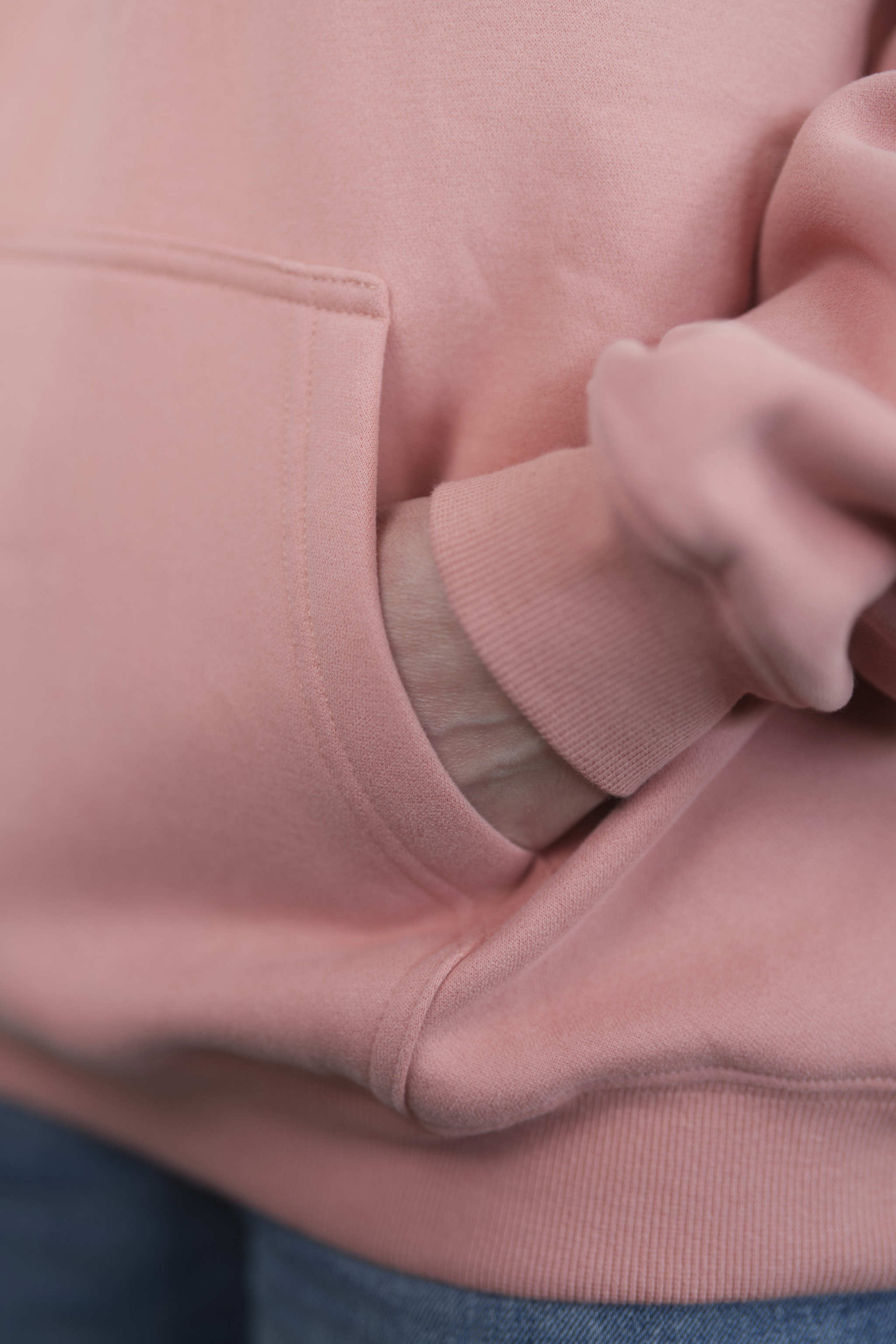 SOFT CORAL Unisex Hoodie mit moderner, oversized Passform – kuschlig weich und aus hochwertigem Material.