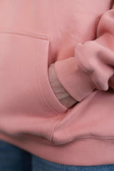 SOFT CORAL Unisex Hoodie mit moderner, oversized Passform – kuschlig weich und aus hochwertigem Material.