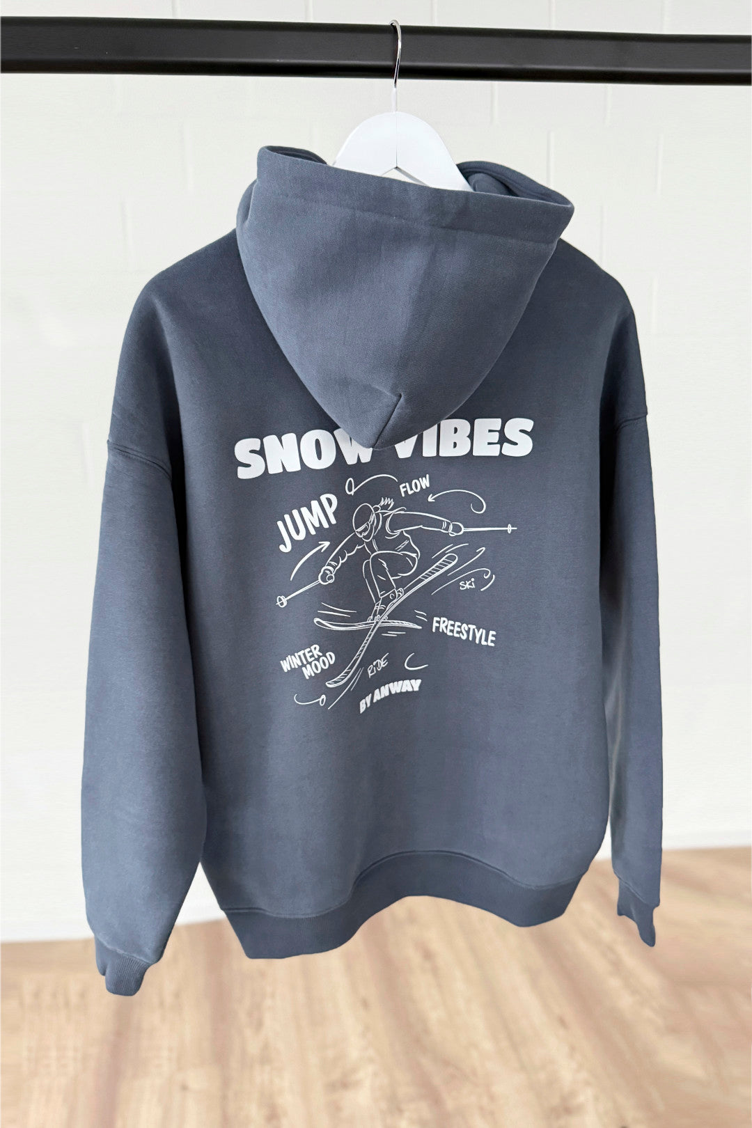 Unisex Hoodie, Farbe Slate Blue, moderne, oversized Passform, kuschlig weich, Baumwolle, Backprint, SNOW VIBES