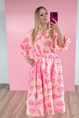 Mittellanges Damen-Oversized-Hemdkleid LUNA aus 100% Baumwolle in Butteryellow-Pink mit floralem Blumenmuster, Puffärmeln und Bindegürtel.
