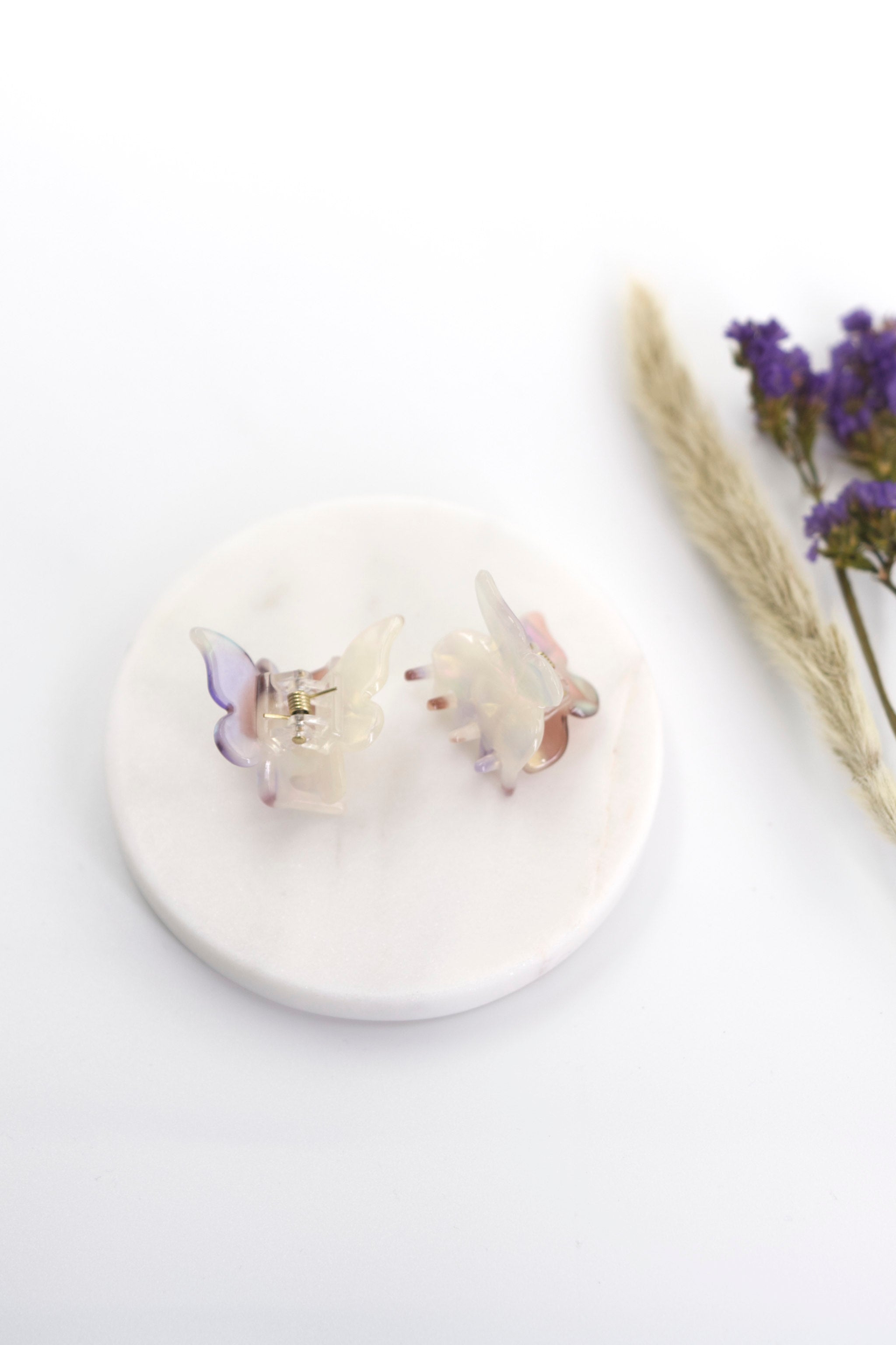 Schmetterling Mini Haarklammern im 2er-Set – zarte Haaraccessoires zum Zurückstecken von Strähnen, ideal für verspielte Frisuren.