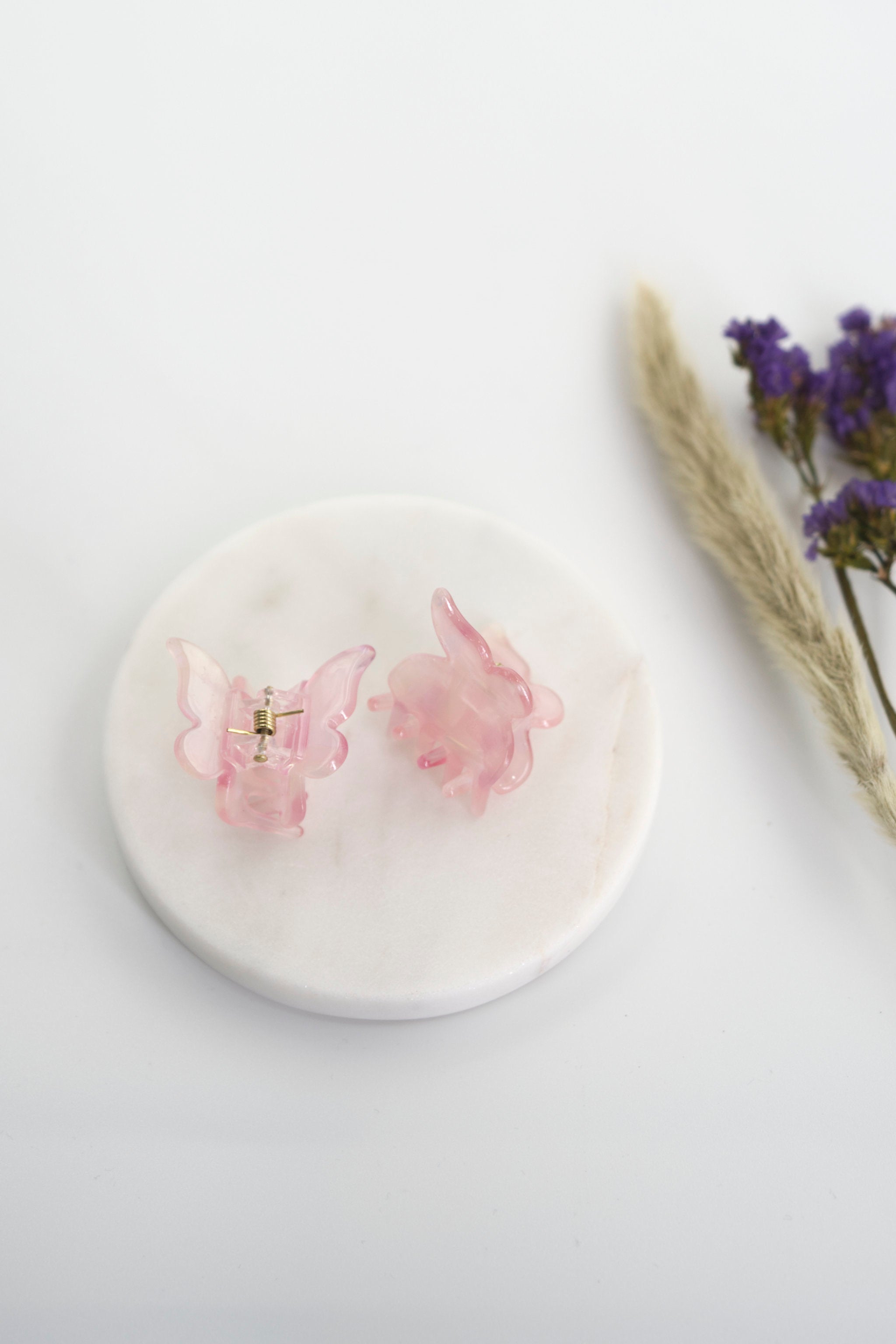 Schmetterling Mini Haarklammern im 2er-Set – zarte Haaraccessoires zum Zurückstecken von Strähnen, ideal für verspielte Frisuren.