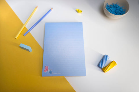 A5-Notizblock BUTTERFLY im Hochformat mit 50 Seiten. Liebevoll gestaltetes Schmetterlings-Design – perfekt für kreative Gedanken, persönliche Notizen und bunte Alltagsplanung. Ideal für Schule, Büro oder Zuhause.