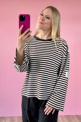 OVERSIZED LONGSLEEVE GIULIA | SCHOKO-WEISS