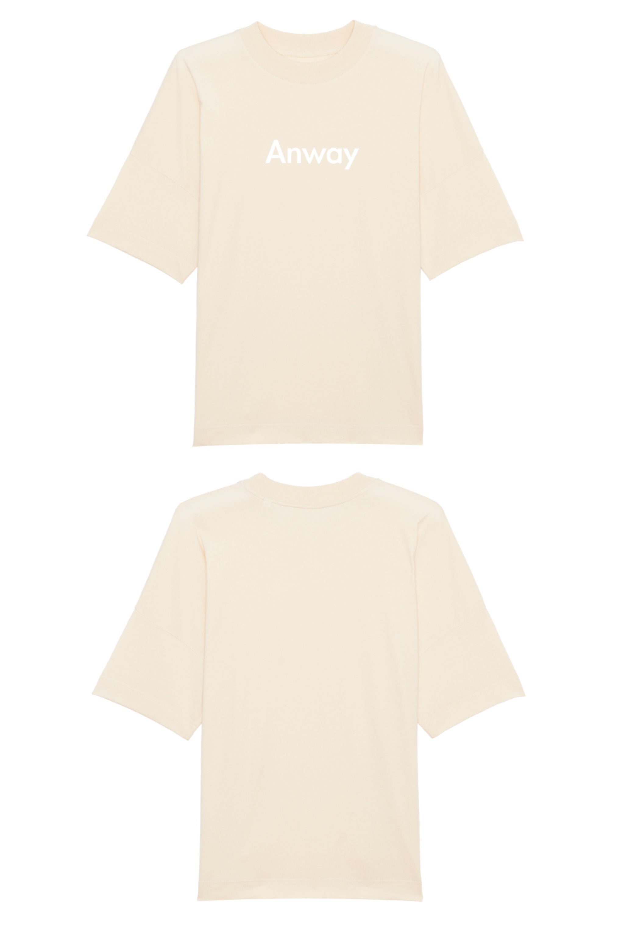 Oversized T-Shirt aus 100 % Bio-Baumwolle mit weitem, modernem Schnitt, erhältlich in Schwarz, Weiss und Natur. Individuell gestaltbar mit Wunschmotiv und frei wählbarer Platzierung. Weiche Qualität, überschnittene Ärmelansätze und lässiger Style für maximalen Tragekomfort. Mit Anway-Schriftzug in serifenloser, fetter Schrift auf der Vorderseite.