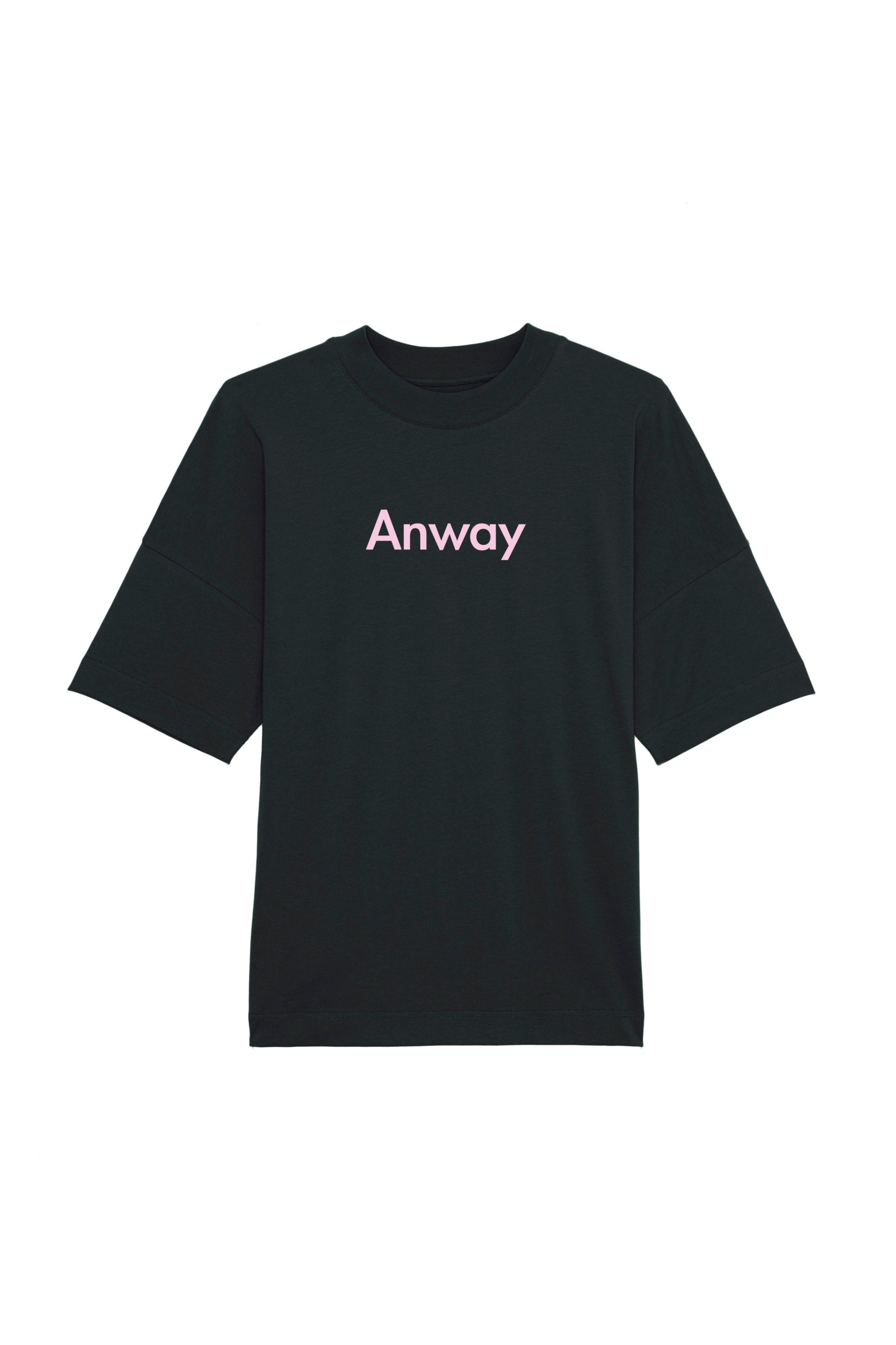 Oversized T-Shirt aus 100 % Bio-Baumwolle mit weitem, modernem Schnitt, erhältlich in Schwarz, Weiss und Natur. Individuell gestaltbar mit Wunschmotiv und frei wählbarer Platzierung. Weiche Qualität, überschnittene Ärmelansätze und lässiger Style für maximalen Tragekomfort. Mit Anway-Schriftzug in serifenloser, fetter Schrift auf der Vorderseite.