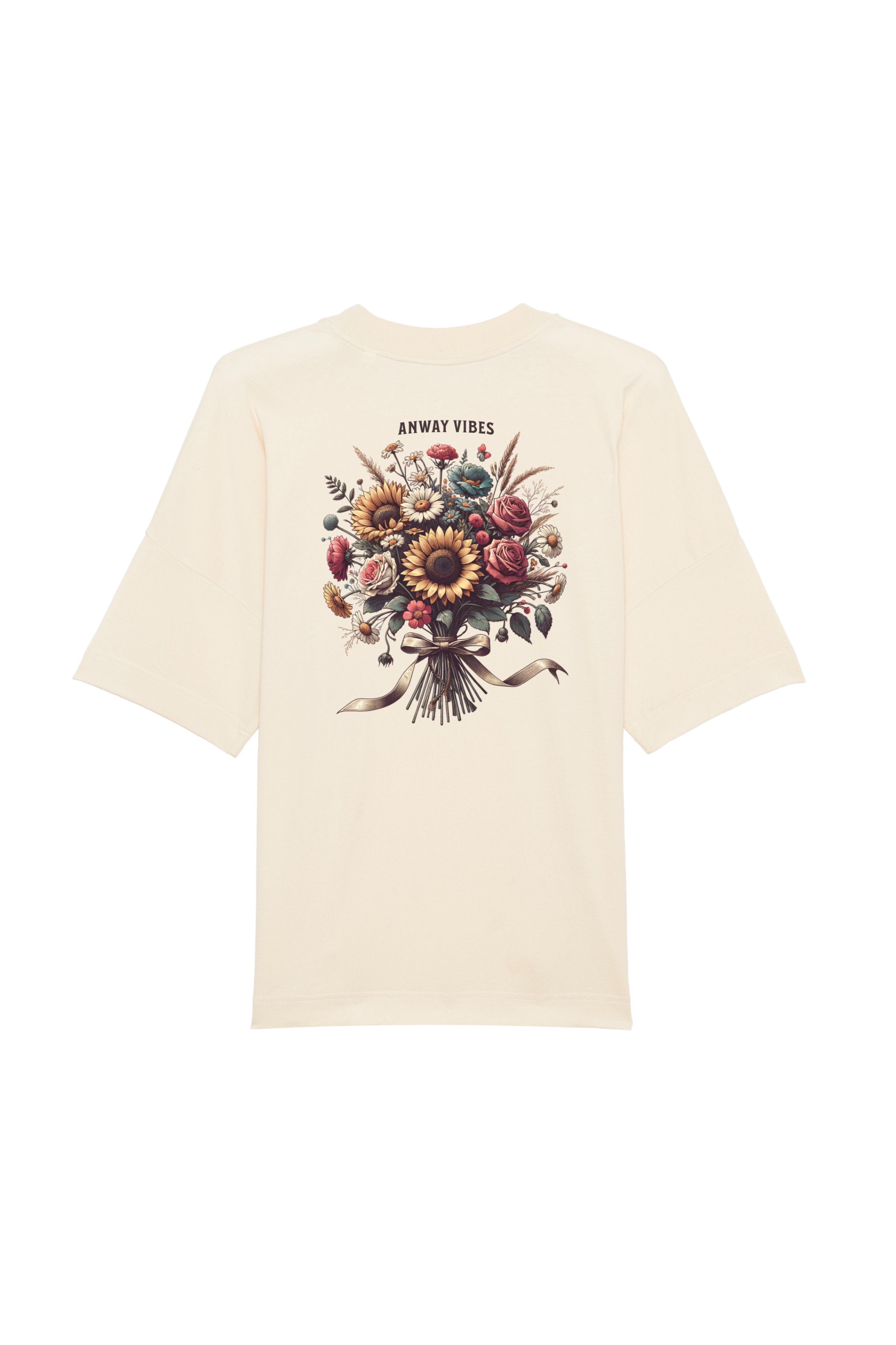 Oversized T-Shirt aus 100 % Bio-Baumwolle mit weitem, modernem Schnitt, erhältlich in Schwarz, Weiss und Natur. Individuell gestaltbar mit Wunschmotiv und frei wählbarer Platzierung. Weiche Qualität, überschnittene Ärmelansätze und lässiger Style für maximalen Tragekomfort. Mit grossem buntem Blumenstrauss auf dem Rücken und „ANWAY VIBES“-Schriftzug.