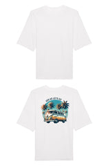 Oversized T-Shirt aus 100 % Bio-Baumwolle mit weitem, modernem Schnitt, erhältlich in Schwarz, Weiss und Natur. Individuell gestaltbar mit Wunschmotiv und frei wählbarer Platzierung. Weiche Qualität, überschnittene Ärmelansätze und lässiger Style für maximalen Tragekomfort. Mit Retro-Bus-Print, Palmen und „HEY HO LET'S GO“-Schriftzug.