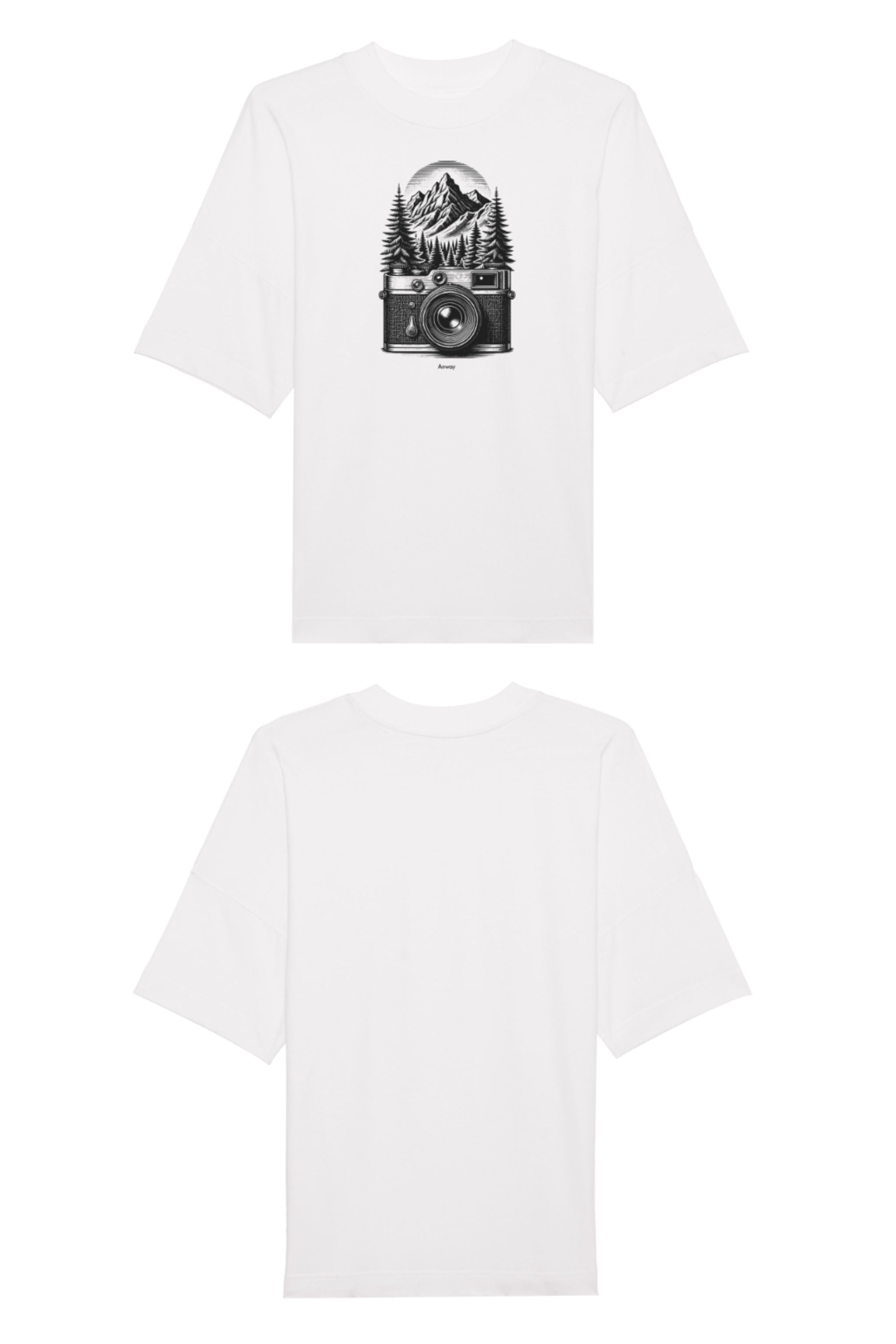 Oversized T-Shirt aus 100 % Bio-Baumwolle mit weitem, modernem Schnitt, erhältlich in Schwarz, Weiss und Natur. Individuell gestaltbar mit Wunschmotiv und frei wählbarer Platzierung. Weiche Qualität, überschnittene Ärmelansätze und lässiger Style für maximalen Tragekomfort. Mit retro Kamera-Illustration, Bergpanorama und Tannenwäldern auf der Brust.