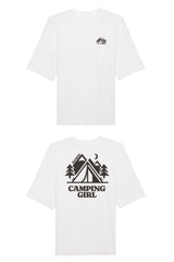 Oversized T-Shirt aus 100 % Bio-Baumwolle mit weitem, modernem Schnitt, erhältlich in Schwarz, Weiss und Natur. Individuell gestaltbar mit Wunschmotiv und frei wählbarer Platzierung. Weiche Qualität, überschnittene Ärmelansätze und lässiger Style für maximalen Tragekomfort. Mit kleinem Zelt-Motiv auf der Vorderseite und grossem „CAMPING GIRL“-Print auf dem Rücken