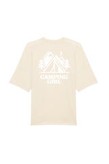 Oversized T-Shirt aus 100 % Bio-Baumwolle mit weitem, modernem Schnitt, erhältlich in Schwarz, Weiss und Natur. Individuell gestaltbar mit Wunschmotiv und frei wählbarer Platzierung. Weiche Qualität, überschnittene Ärmelansätze und lässiger Style für maximalen Tragekomfort. Mit kleinem Zelt-Motiv auf der Vorderseite und grossem „CAMPING GIRL“-Print auf dem Rücken