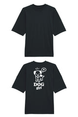 Oversized T-Shirt aus 100 % Bio-Baumwolle mit weitem, modernem Schnitt, erhältlich in Schwarz, Weiss und Natur. Individuell gestaltbar mit Wunschmotiv und frei wählbarer Platzierung. Weiche Qualität, überschnittene Ärmelansätze und lässiger Style für maximalen Tragekomfort. Grosser weisser Hundedruck mit Sprechblase und der Aufschrift „DOG girl“ auf der Rückseite.