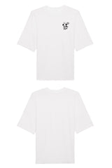 Oversized T-Shirt aus 100 % Bio-Baumwolle mit weitem, modernem Schnitt, erhältlich in Schwarz, Weiss und Natur. Individuell gestaltbar mit Wunschmotiv und frei wählbarer Platzierung. Weiche Qualität, überschnittene Ärmelansätze und lässiger Style für maximalen Tragekomfort. Mit kleinem schwarzen Druck eines fröhlichen Hundes auf der linken Brust.